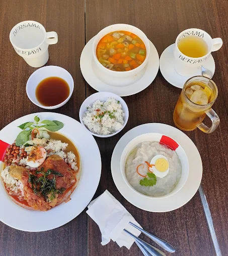 Cafetaria Jaya Malang, Spot Makan Kekinian di Malang