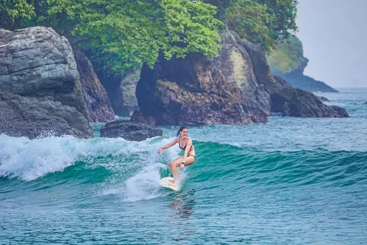 Bikin Lupa Pulang! Ini 5 Pantai Surfing di Malang Buat Kamu
