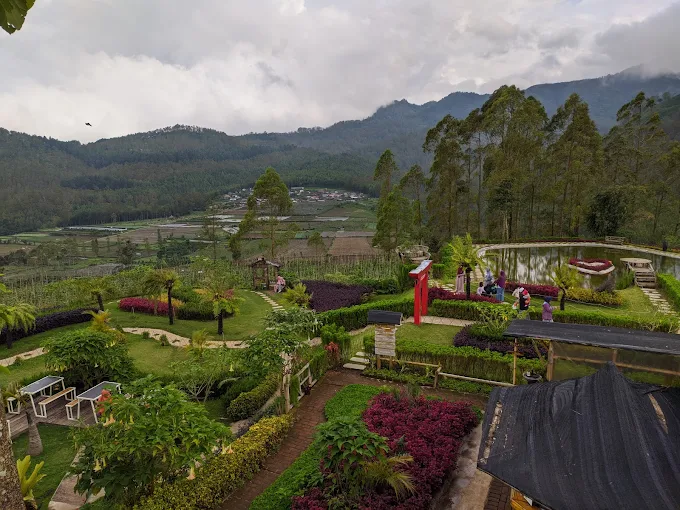 Bukit Nirwana, Spot Wisata dengan View 360 Derajat di Pujon