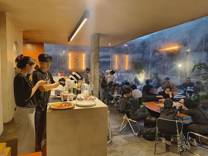 Rekomendasi Tempat Makan Pizza di Malang, Ada yang Buka 24 Jam