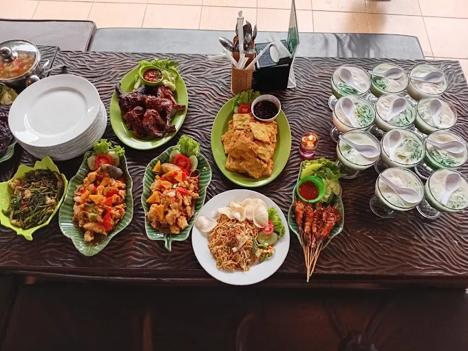 Telaga Shanaya, Restoran & Wisata Alam Keluarga Malang